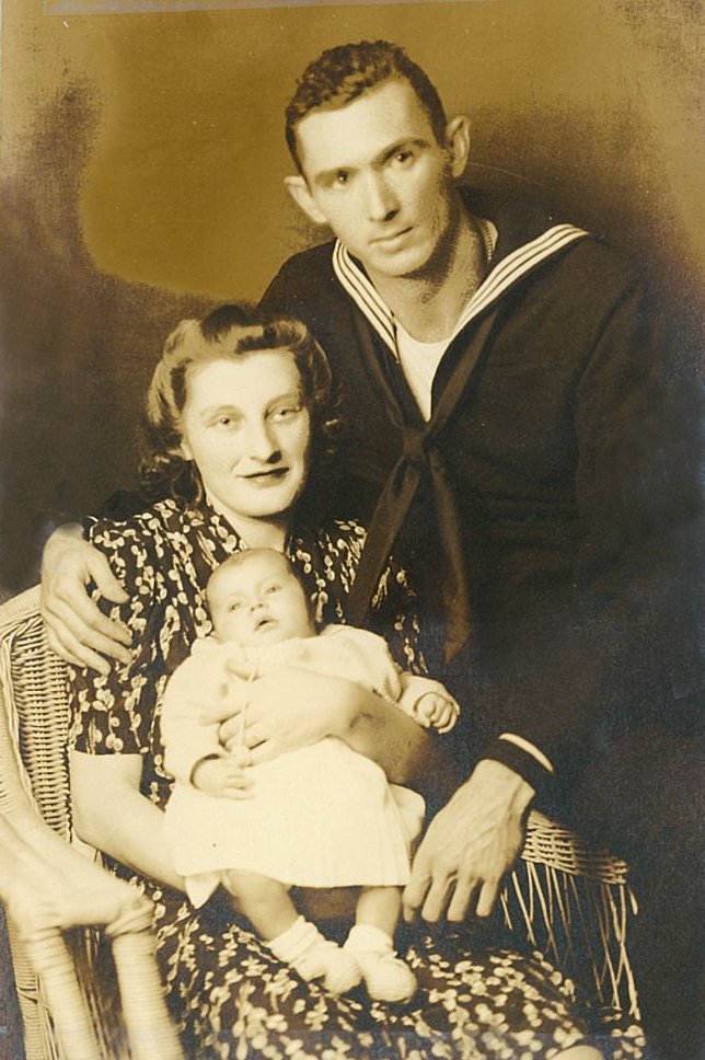 Fate Wright with wife Pearl and newborn son Charlie in 1944.
